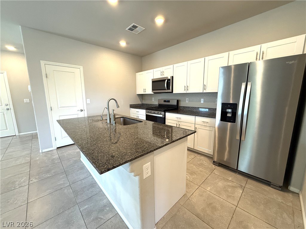 522 Spy Rock Avenue Property Photo 5