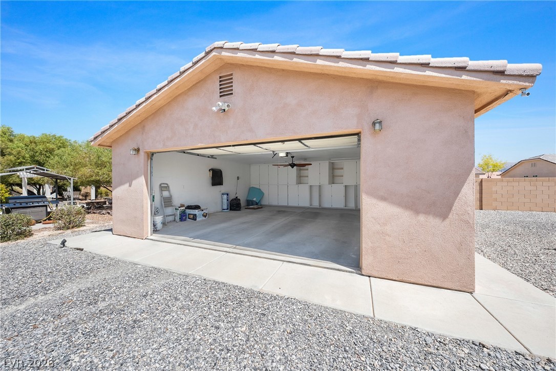 5060 Wheatland Drive Property Photo 6