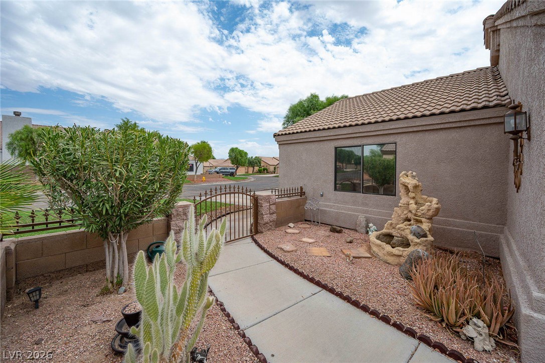 1437 Palm Drive Property Photo 6