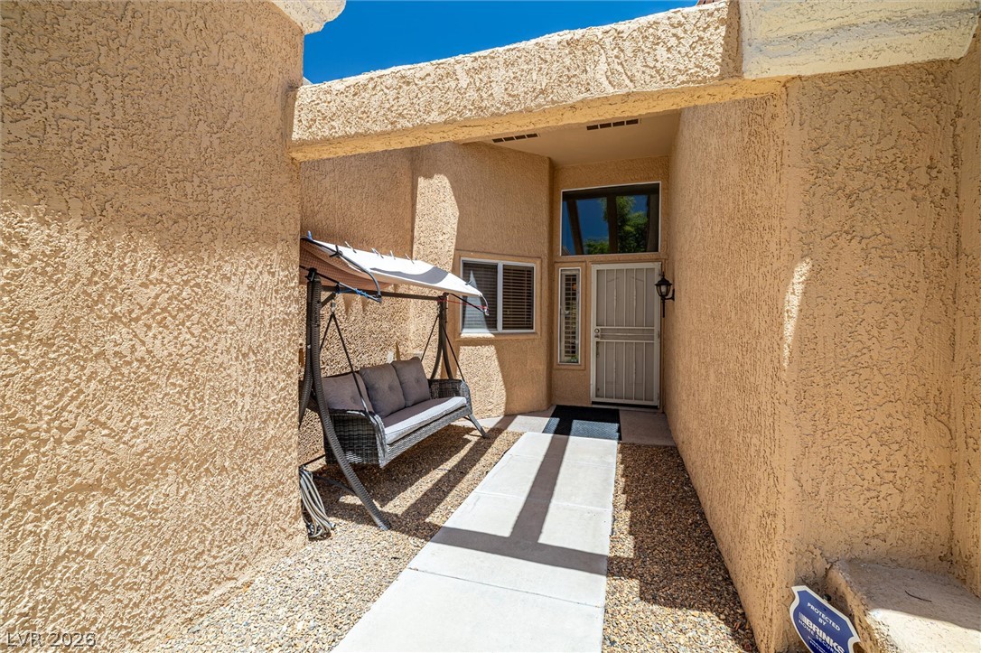 9052 Gemstone Drive Property Photo 6