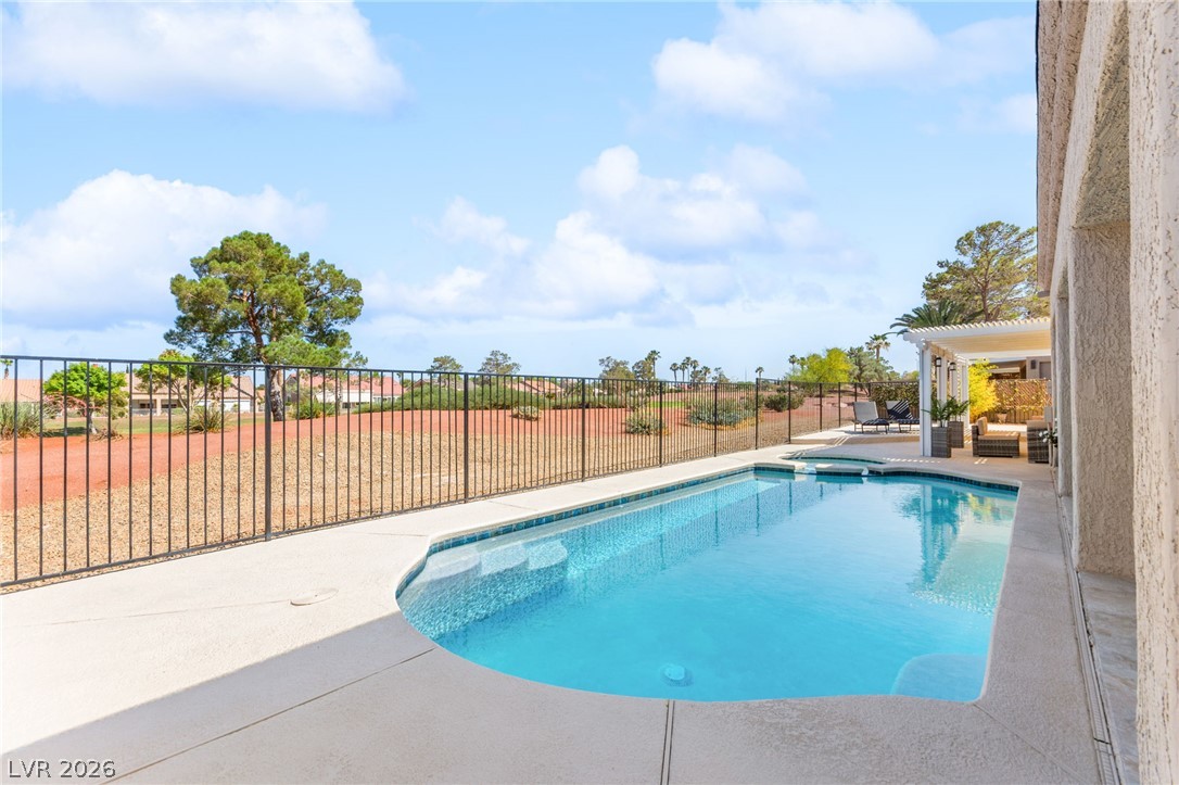 2900 Crown Ridge Drive Property Photo 48