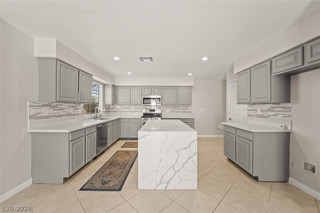 121 Golf Range Street Property Photo 11