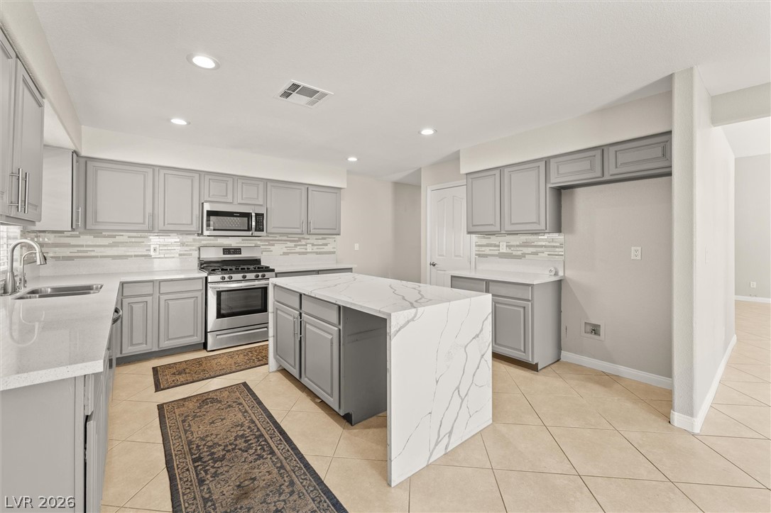 121 Golf Range Street Property Photo 12