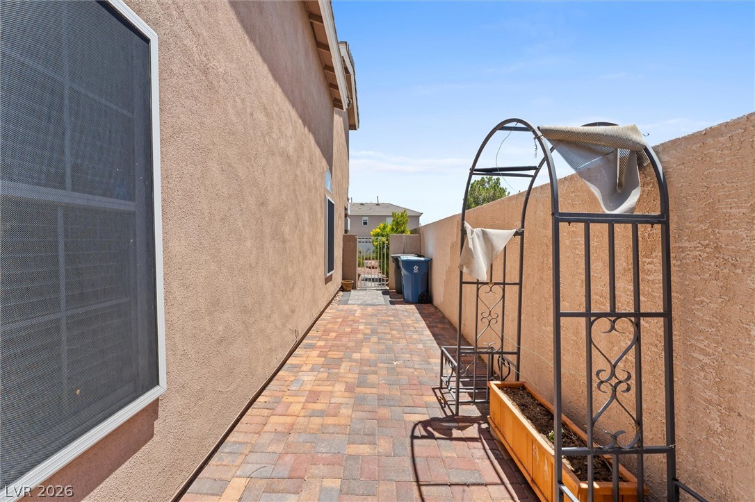 121 Golf Range Street Property Photo 37