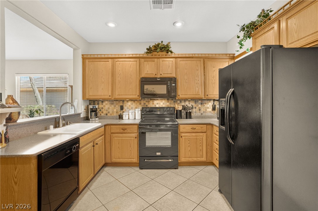 2521 Nashira Street Property Photo 4