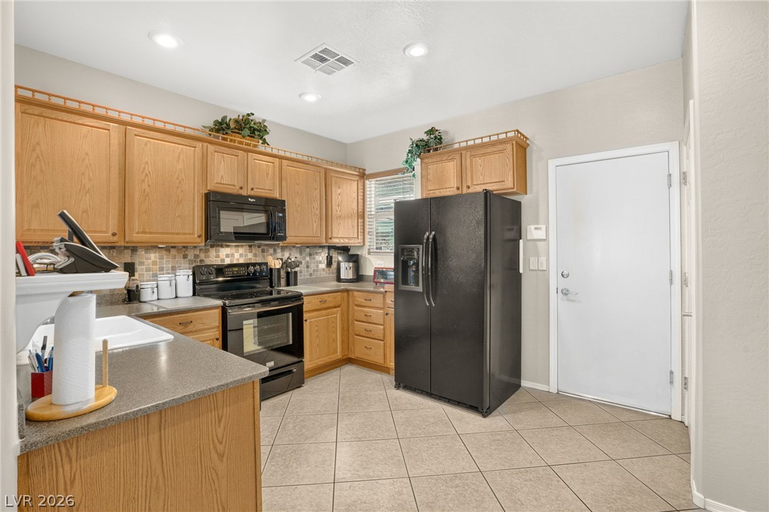 2521 Nashira Street Property Photo 14