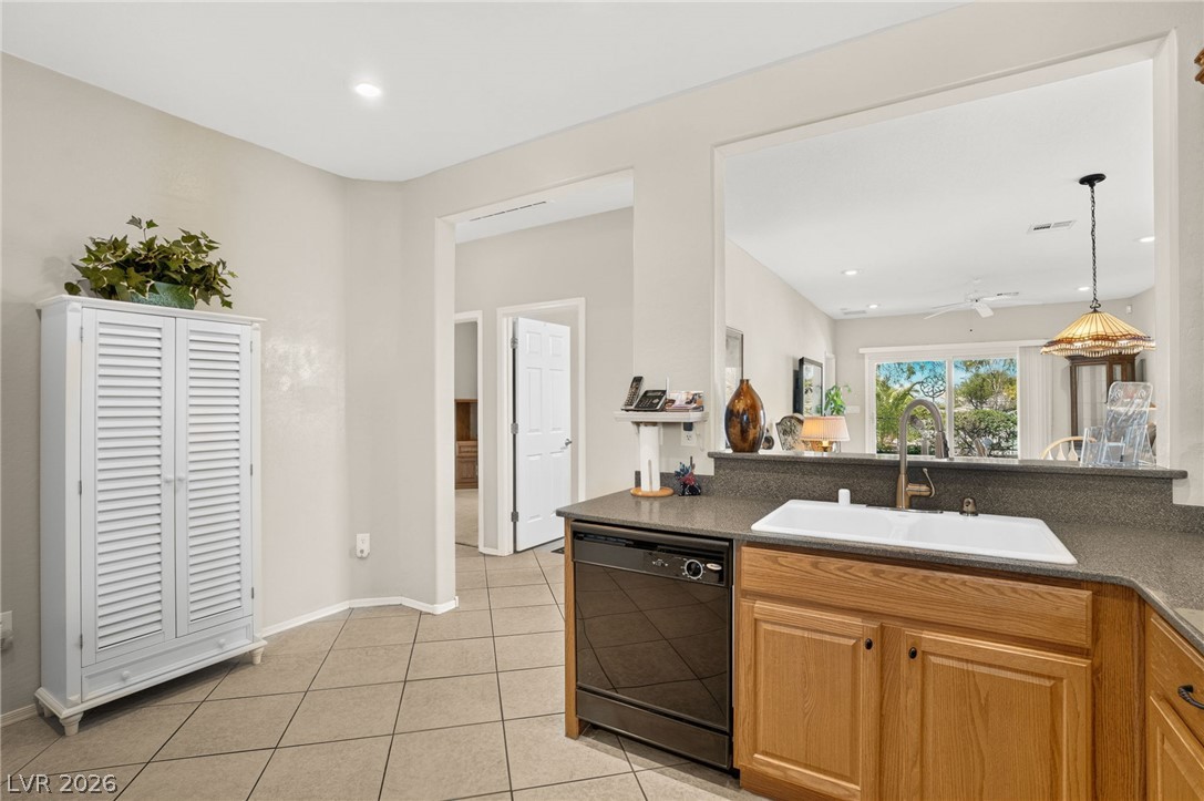2521 Nashira Street Property Photo 15