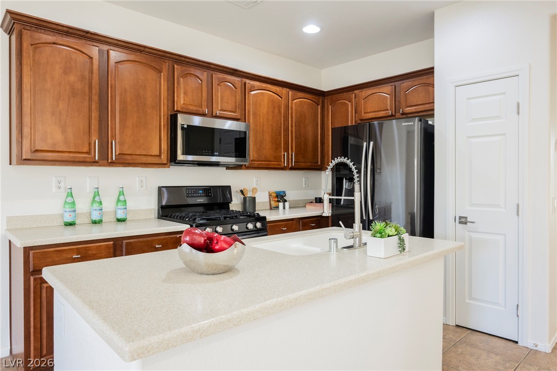 9617 Sharp Horn Court Property Photo 4