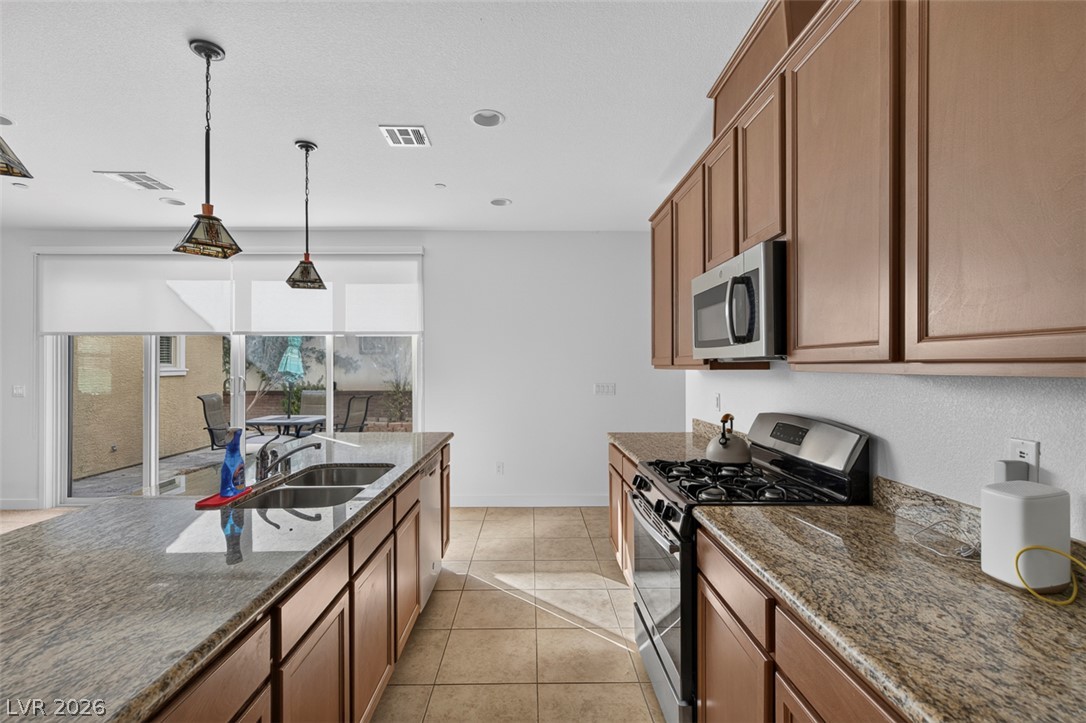 1100 East Sunset Road Property Photo 13
