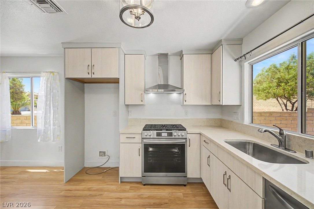 3017 Hawksdale Drive Property Photo 9