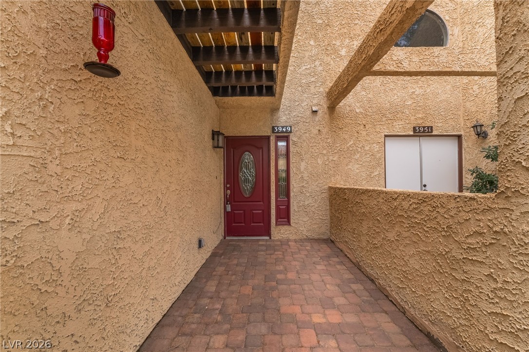 3949 South Torrey Pines Drive Property Photo 3