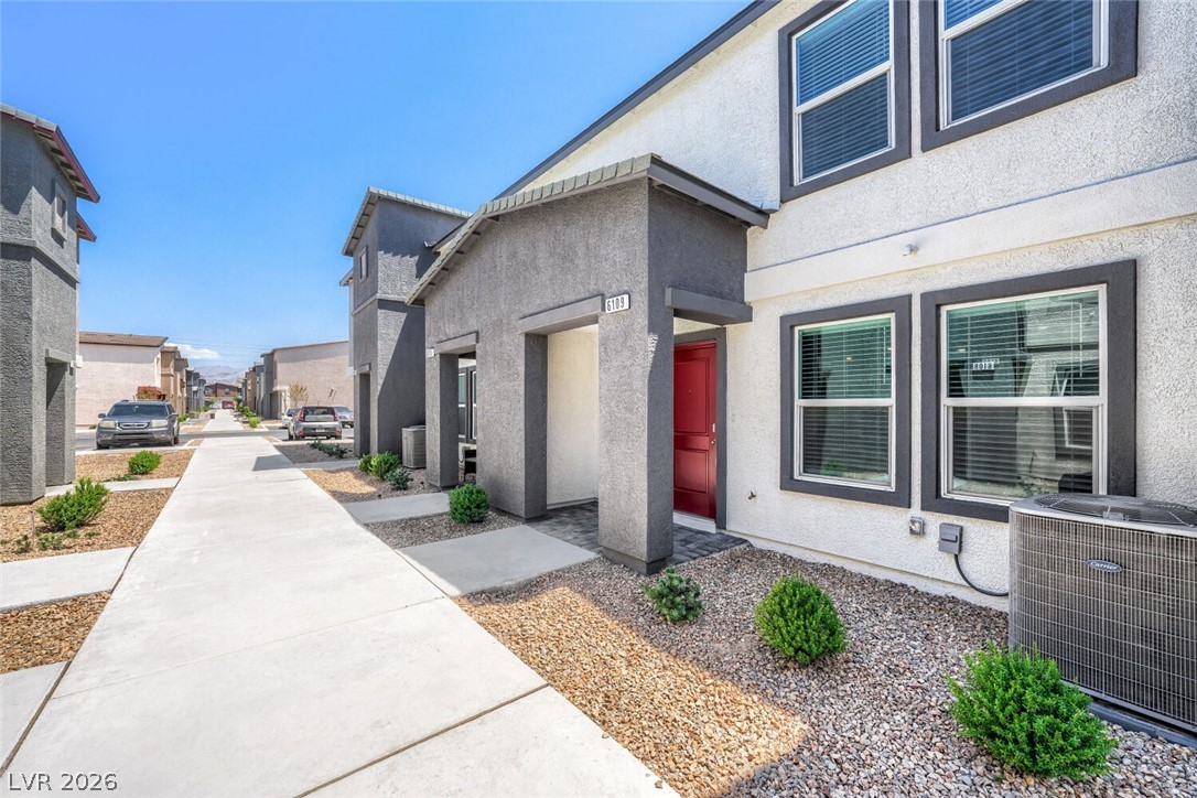6109 Hibiscus Garden Street Property Photo 2