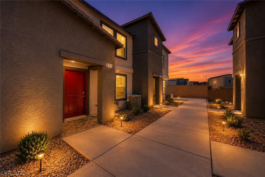 6109 Hibiscus Garden Street Property Photo 6