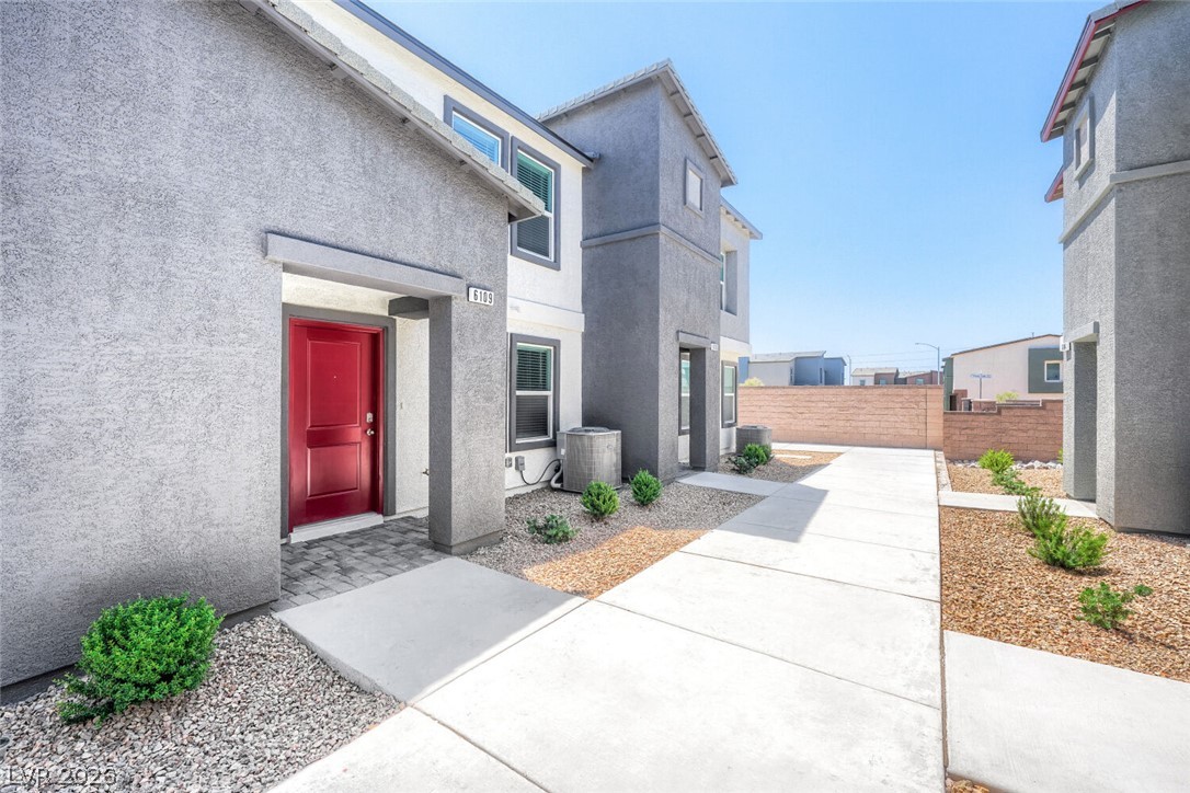 6109 Hibiscus Garden Street Property Photo 7