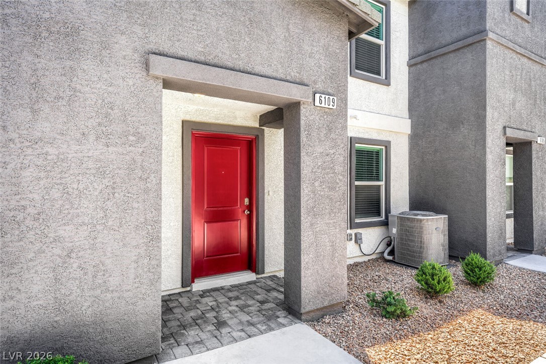 6109 Hibiscus Garden Street Property Photo 10