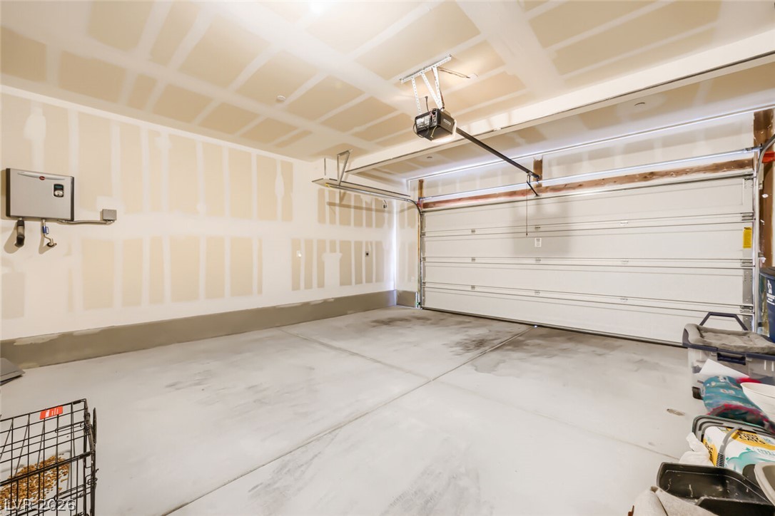 6109 Hibiscus Garden Street Property Photo 40