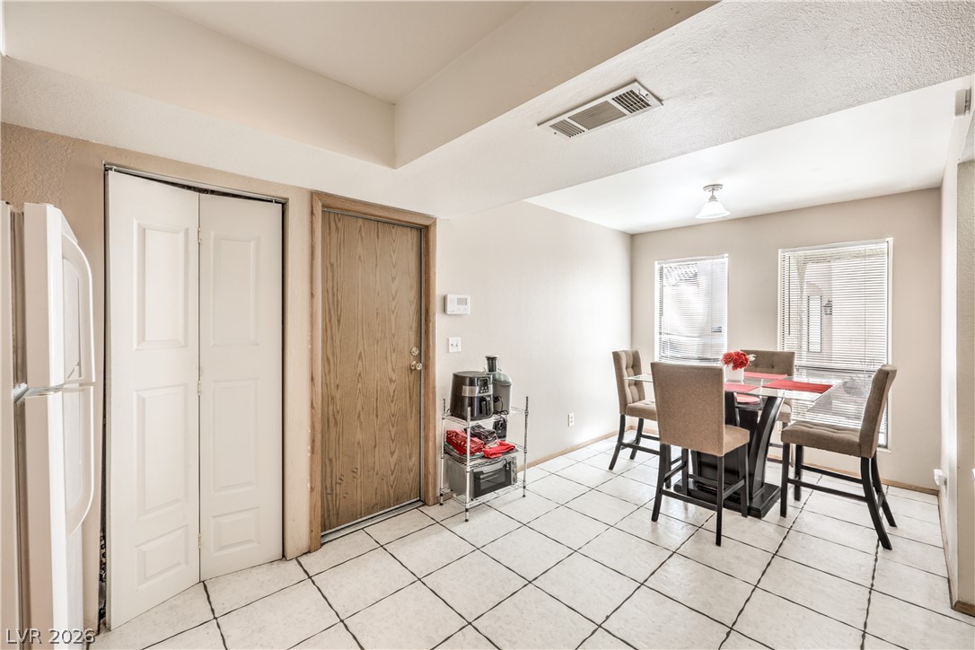 6633 Crosstimber Court Property Photo 10