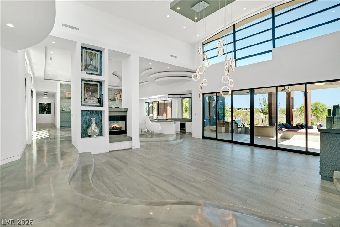 10 Ridge Blossom Road Property Photo 8