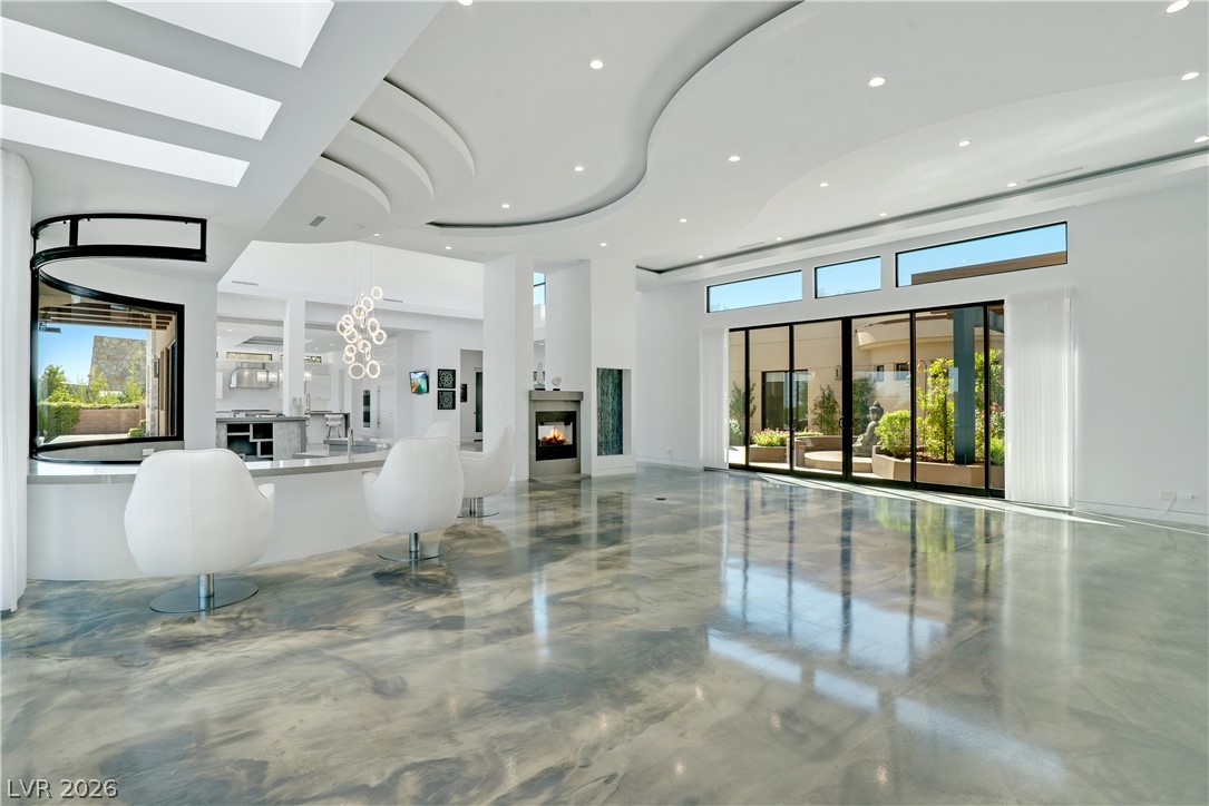 10 Ridge Blossom Road Property Photo 12