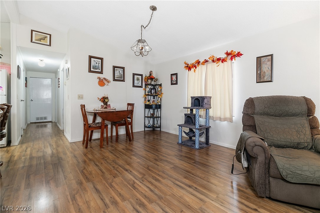 1690 Solano Lane Property Photo 8