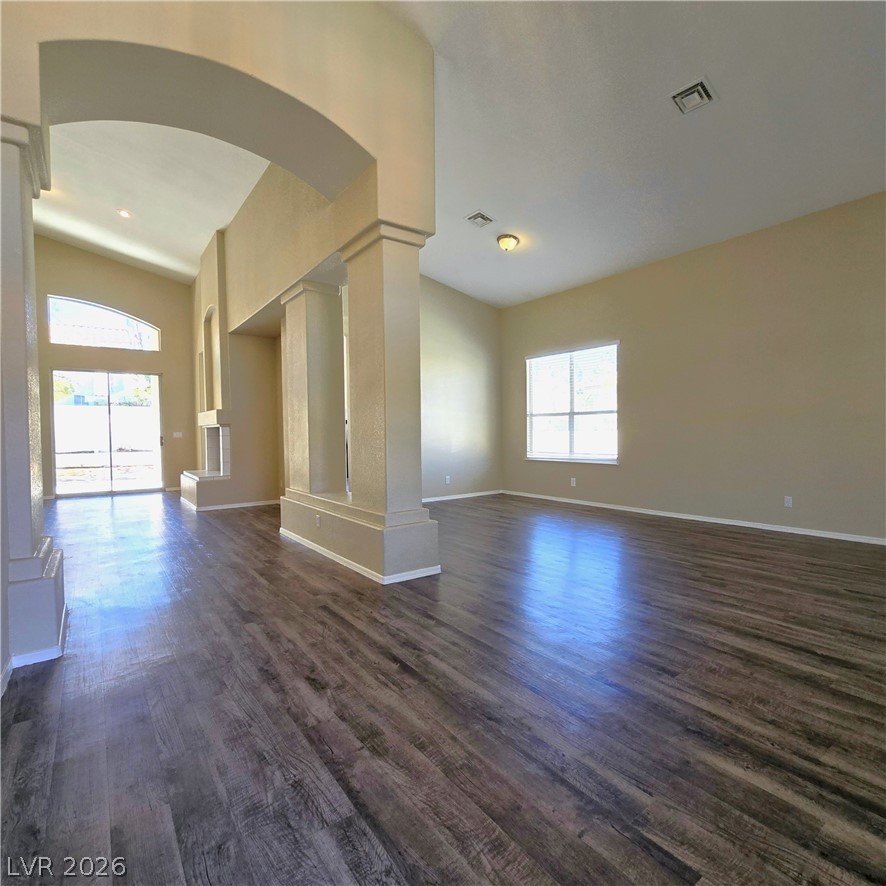 1445 Castle Crest Drive Property Photo 2
