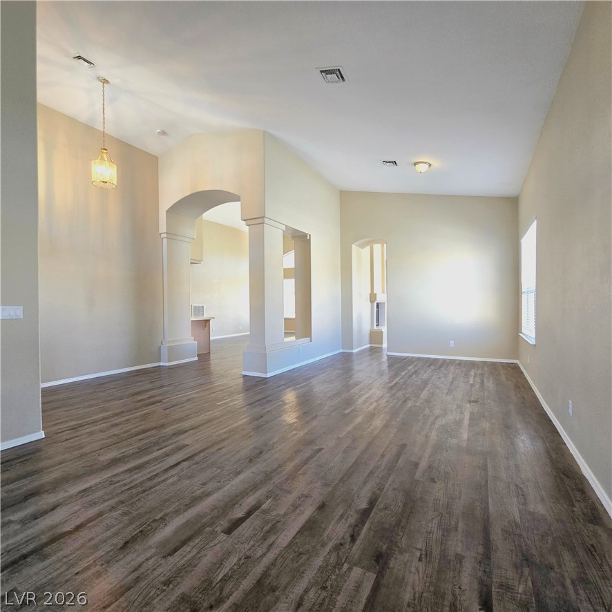 1445 Castle Crest Drive Property Photo 4