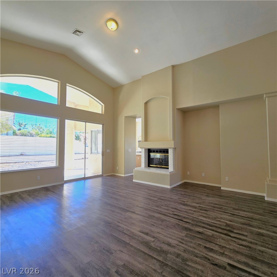 1445 Castle Crest Drive Property Photo 5