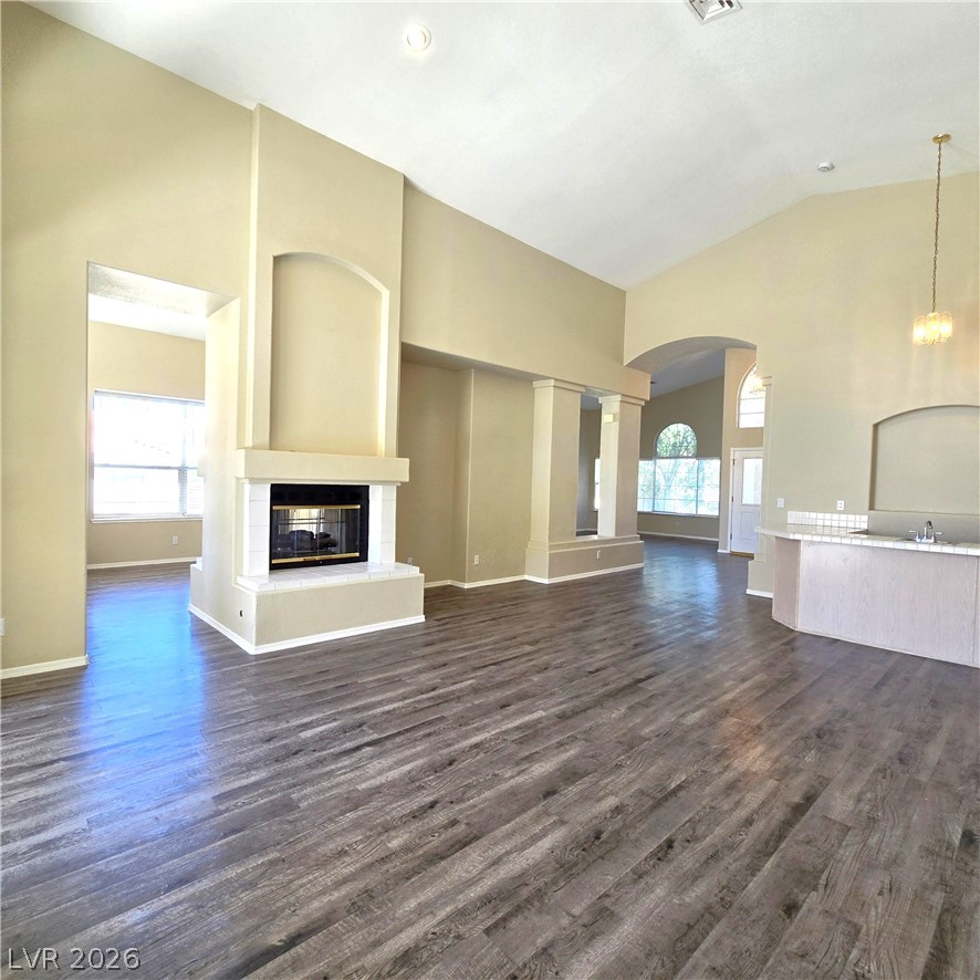 1445 Castle Crest Drive Property Photo 6