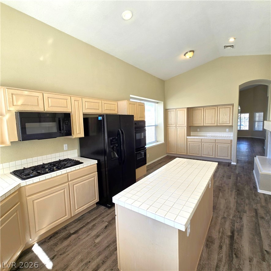 1445 Castle Crest Drive Property Photo 9