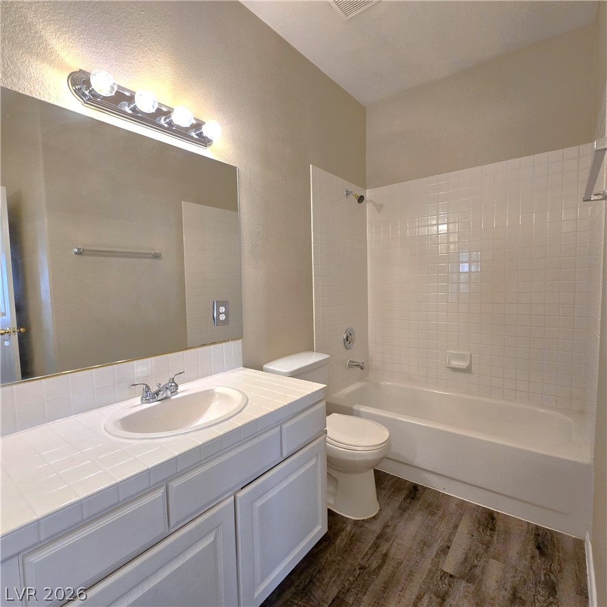 1445 Castle Crest Drive Property Photo 14