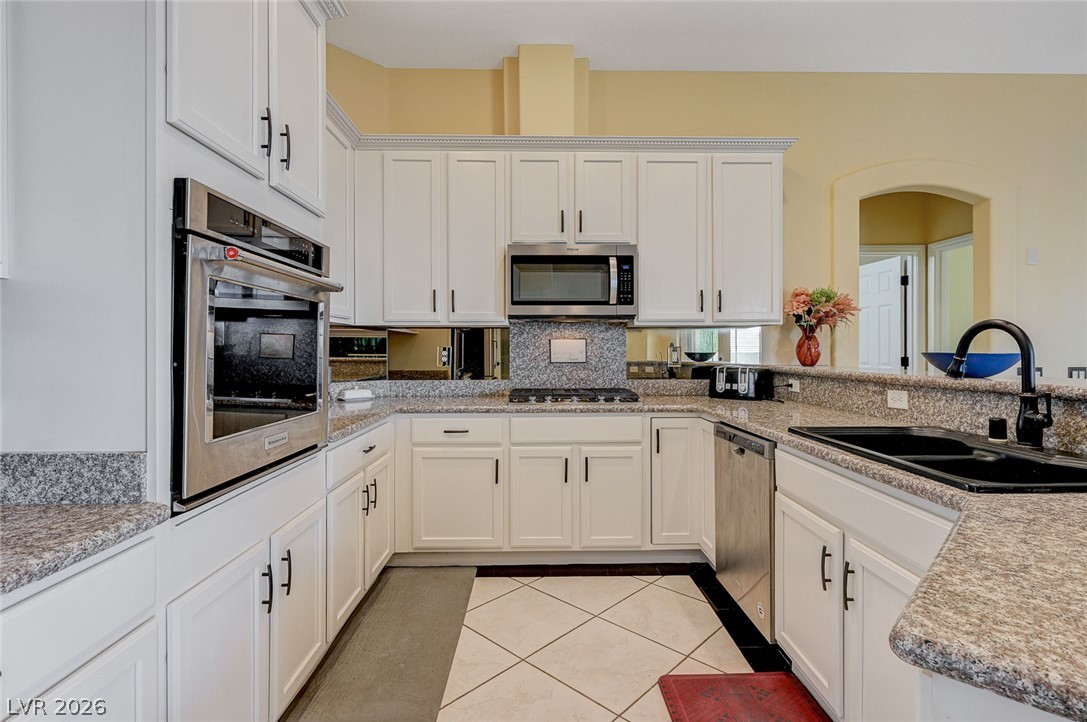 10800 Cedar Forest Avenue Property Photo 2