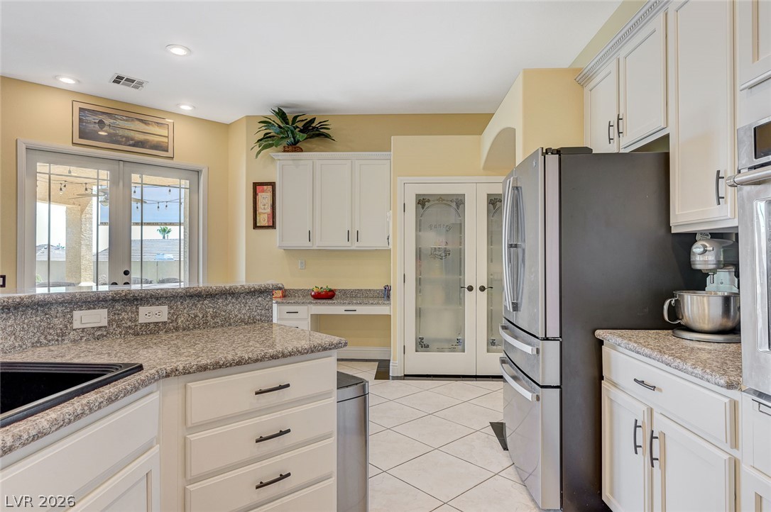 10800 Cedar Forest Avenue Property Photo 4