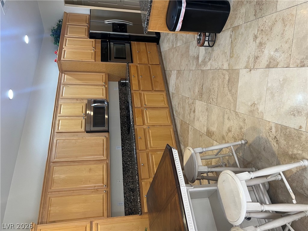 2284 Moresca Avenue Property Photo 9