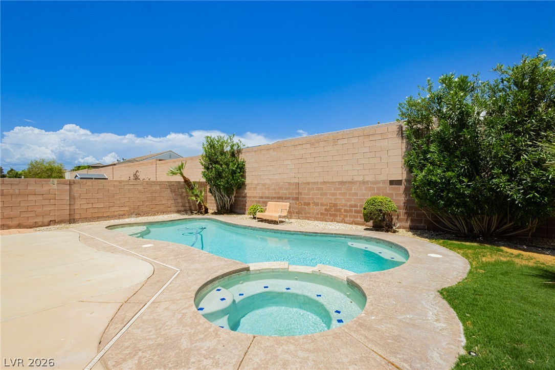 2922 Mastercraft Avenue Property Photo 1