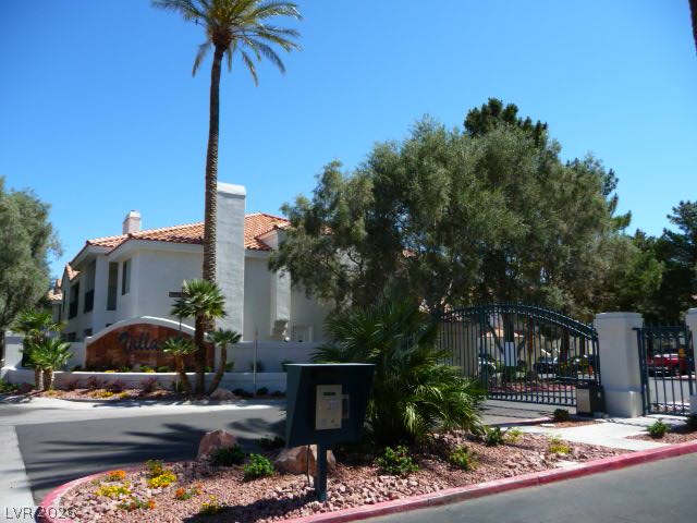 7605 Rolling View Drive 101 Property Photo 19