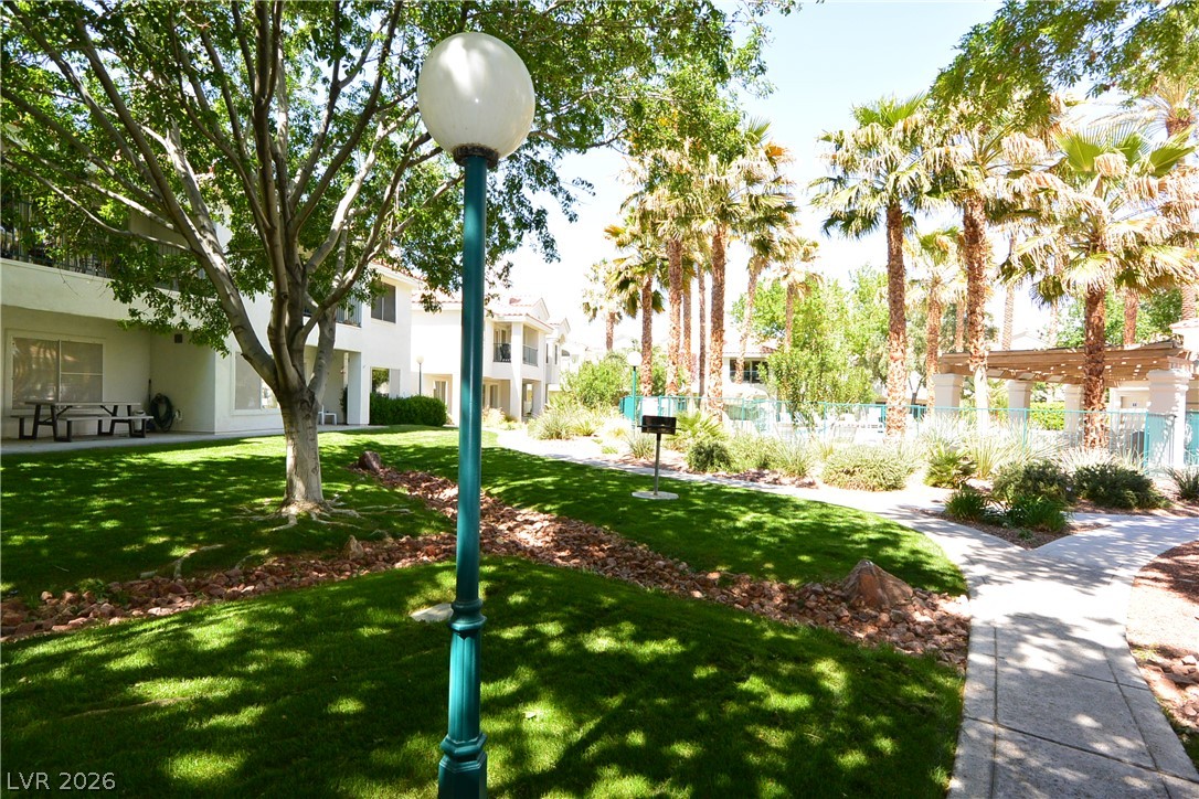 7605 Rolling View Drive 101 Property Photo 22