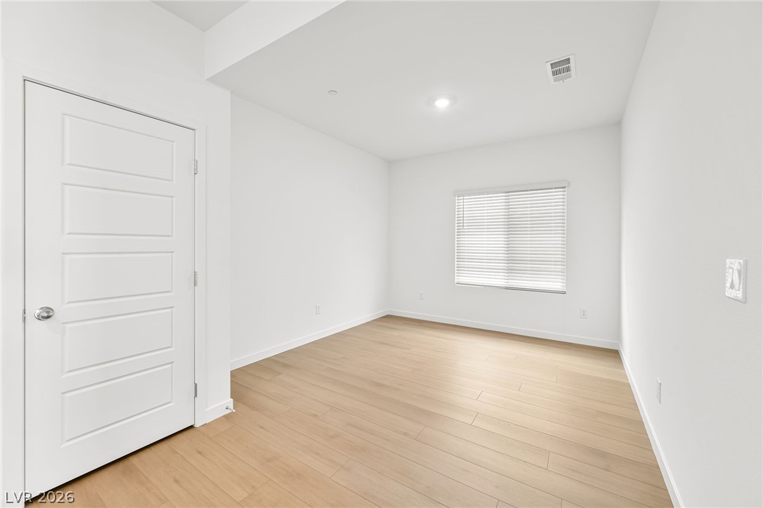 3363 Dancing Waters Street Property Photo 12