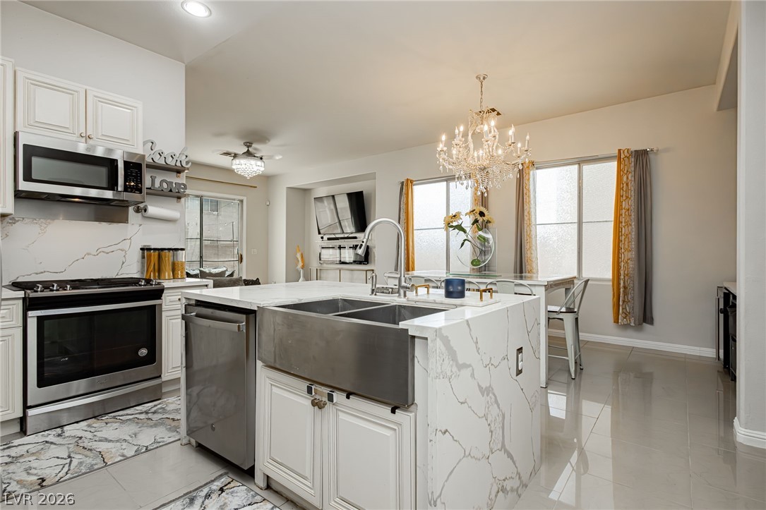 2632 Rainbow Glow Street Property Photo 8
