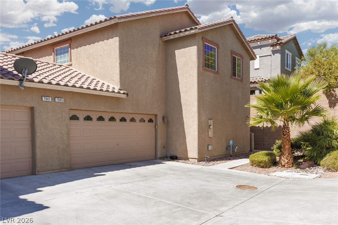 7945 Crimson Point Street Property Photo 3