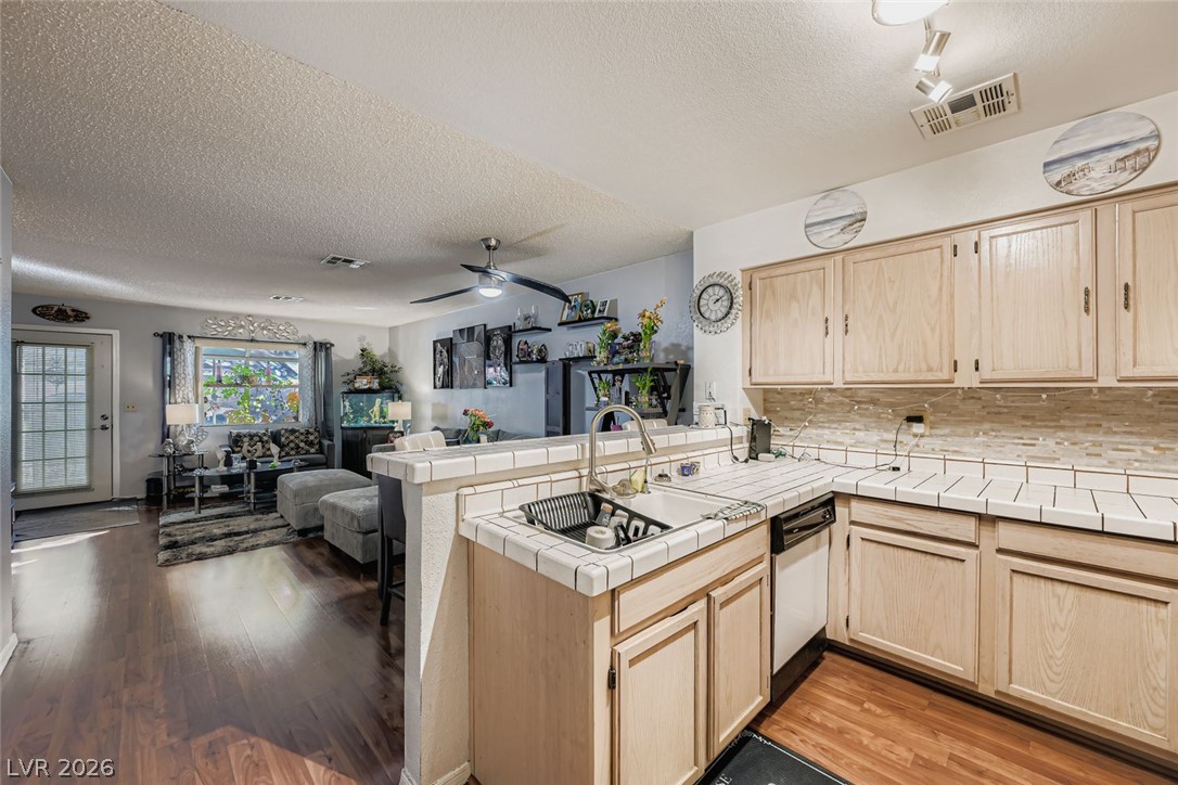 2132 Bavington Drive D Property Photo 6
