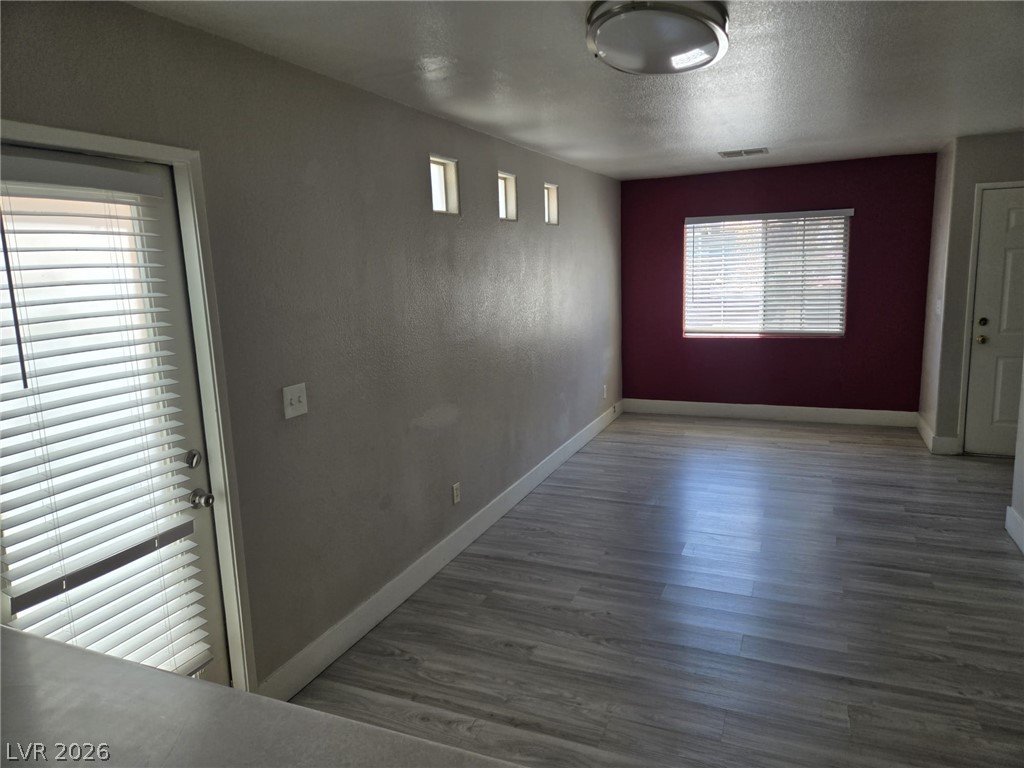 5270 Paradise Skies Avenue Property Photo 5