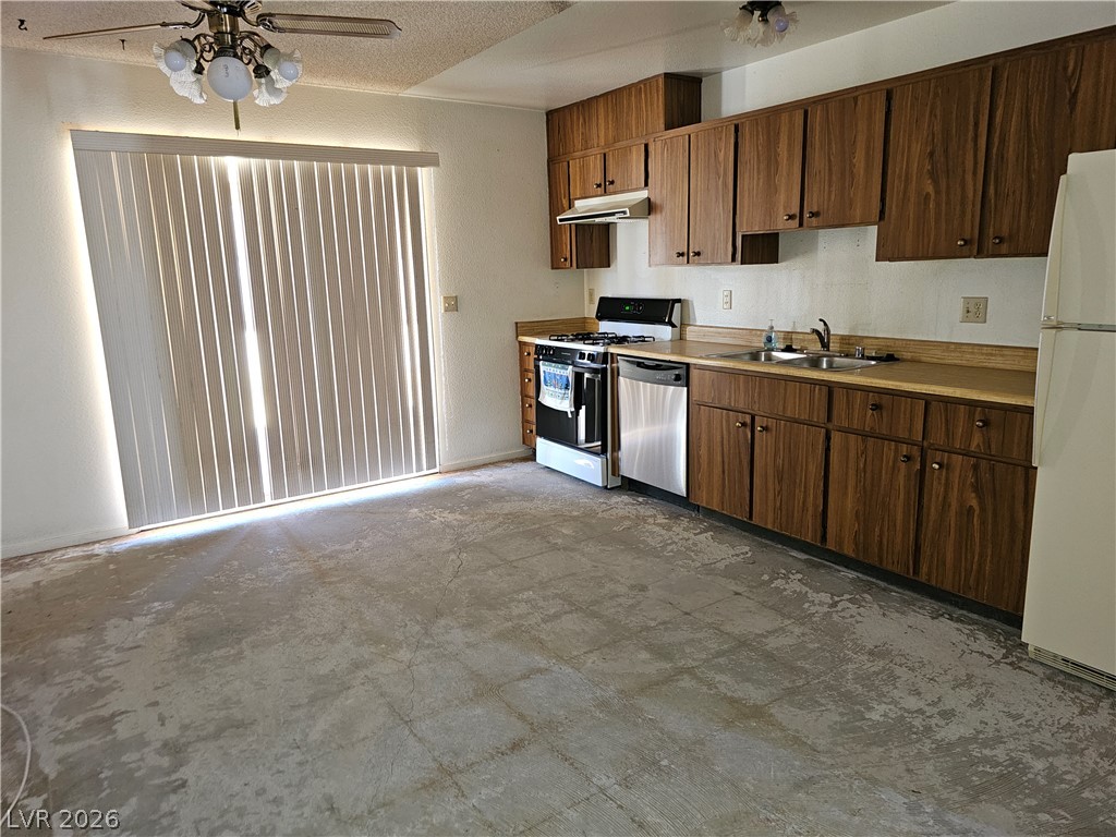246 Winona Court Property Photo 4
