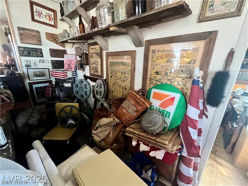 100 East Crook Avenue Property Photo 8