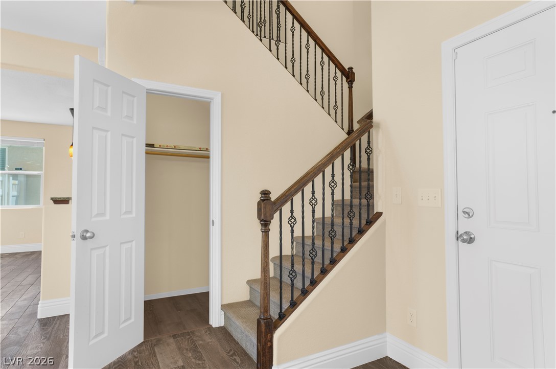 948 West Crescent Falls Street Property Photo 6
