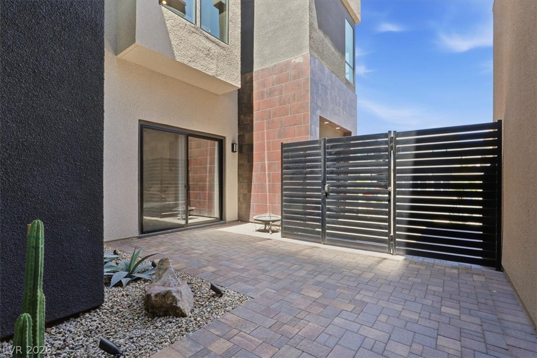 10941 Earth Hues Court Property Photo 9