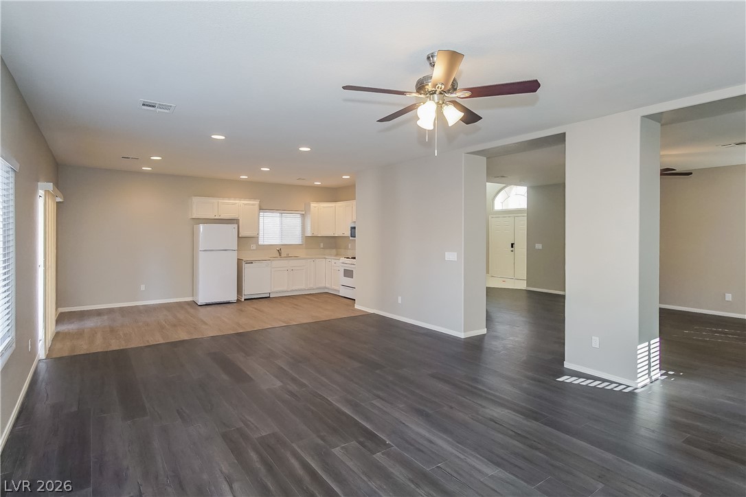 4361 Cottontail Lane Property Photo 4