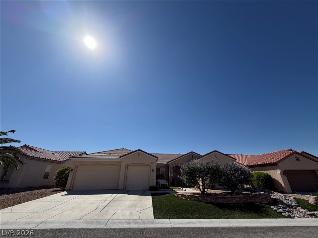 2127 Clearwater Lake Drive Property Photo 1