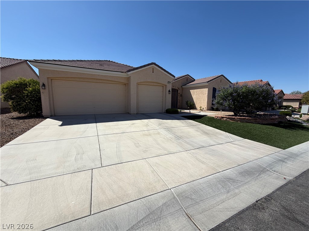 2127 Clearwater Lake Drive Property Photo 2