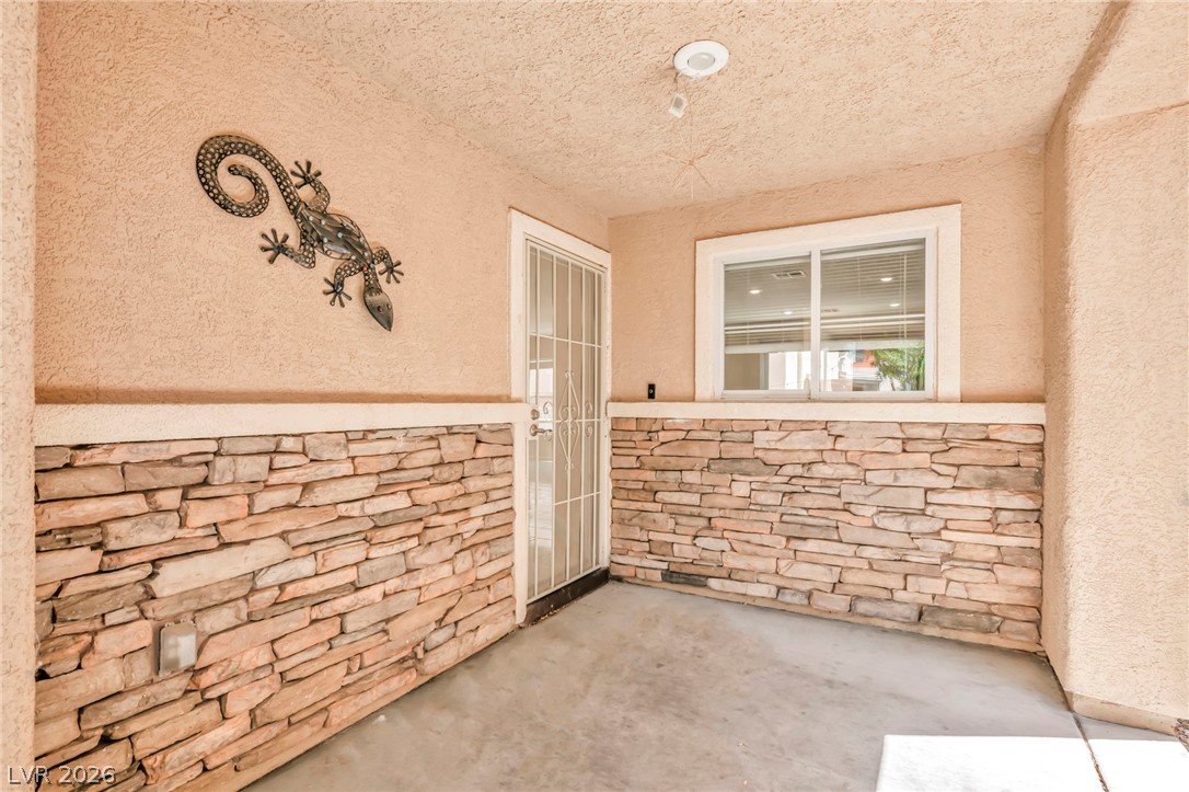 313 Snow Dome Avenue Property Photo 3