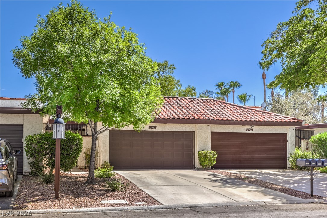2731 San Lago Court Property Photo 2